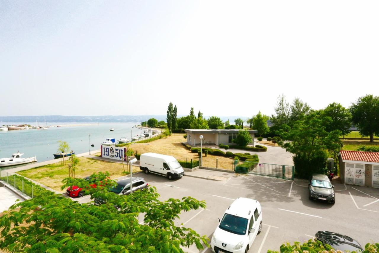 Luxury Family Apartment 오미스 외부 사진