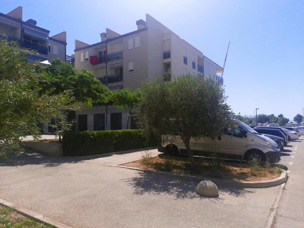 Luxury Family Apartment 오미스 외부 사진